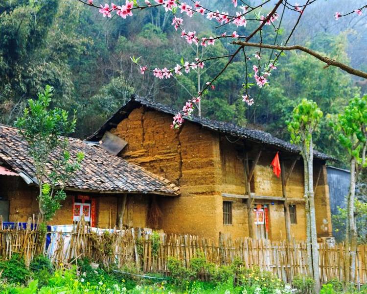 Kinh nghiệm du lịch Hà Giang mới nhất 35 Làng văn hóa Lô Lô Chải giúp bạn tìm hiểu về văn hóa của người dân tộc Lô Lô.