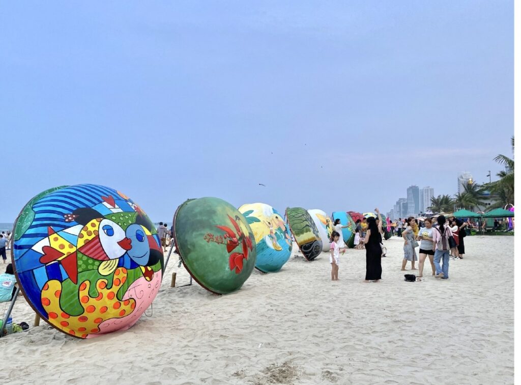 50 địa điểm du lịch Đà Nẵng HẤP DẪN NHẤT bạn tha hồ lựa chọn 122 Cong vien Bien Dong