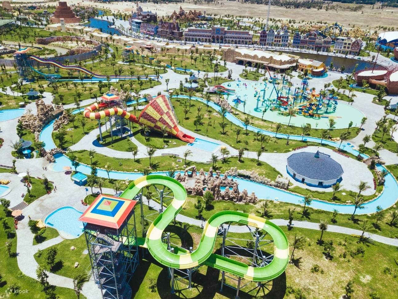 25 địa điểm du lịch Hội An ĐẸP, check in cực CHẤT 50 Cong vien giai tri VinWonders Nam Hoi An