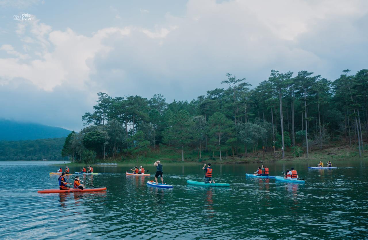 Kinh nghiệm du lịch Đà Lạt tự túc cho người mới 58 Chèo Sup Hồ Tuyền Lâm giá rẻ tại Reo Campsite Đà Lạt