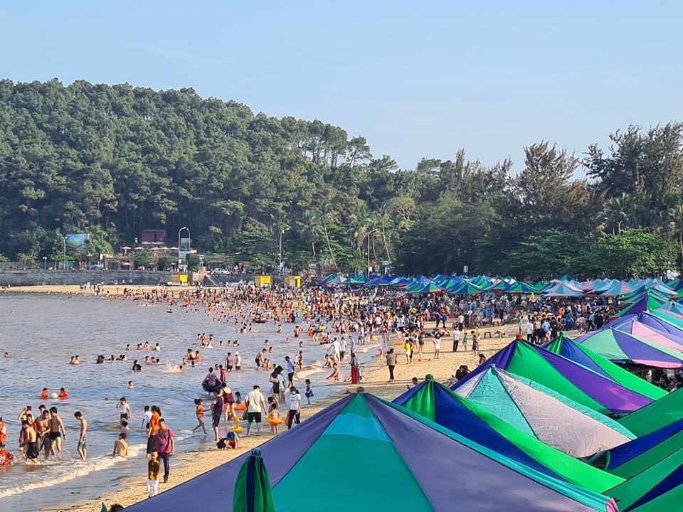 Trọn bộ BÍ KÍP du lịch Hải Phòng tự túc 60 Đồ Sơn, Cát Bà thu hút hơn 11.000 khách trong ngày đầu nghỉ lễ