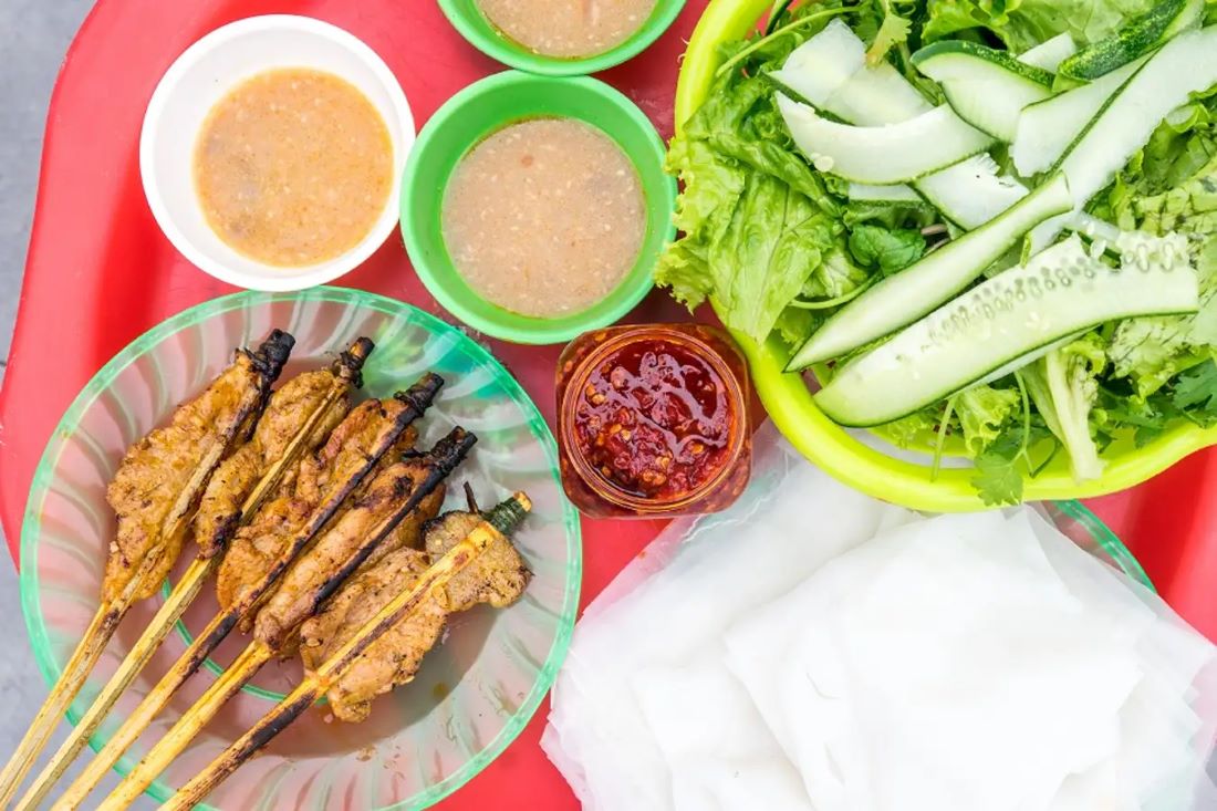 TOP 20+ món đặc sản Hội An ngon nức tiếng 44 banh uot thit nuong hoi an 1