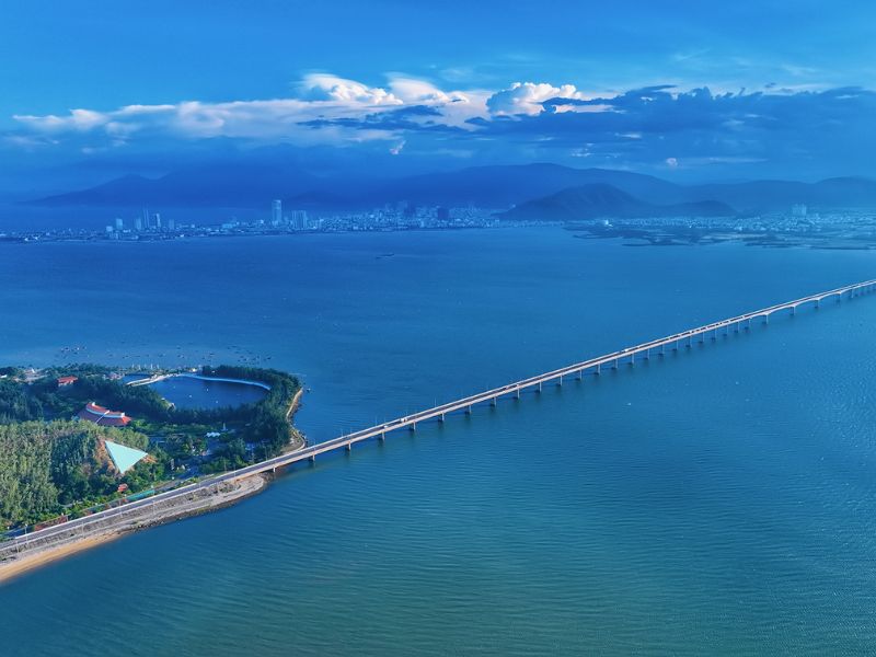 Cẩm nang du lịch Quy Nhơn mới nhất 103 Vi vu cầu Thị Nại, cầu vượt biển dài nhất Việt Nam