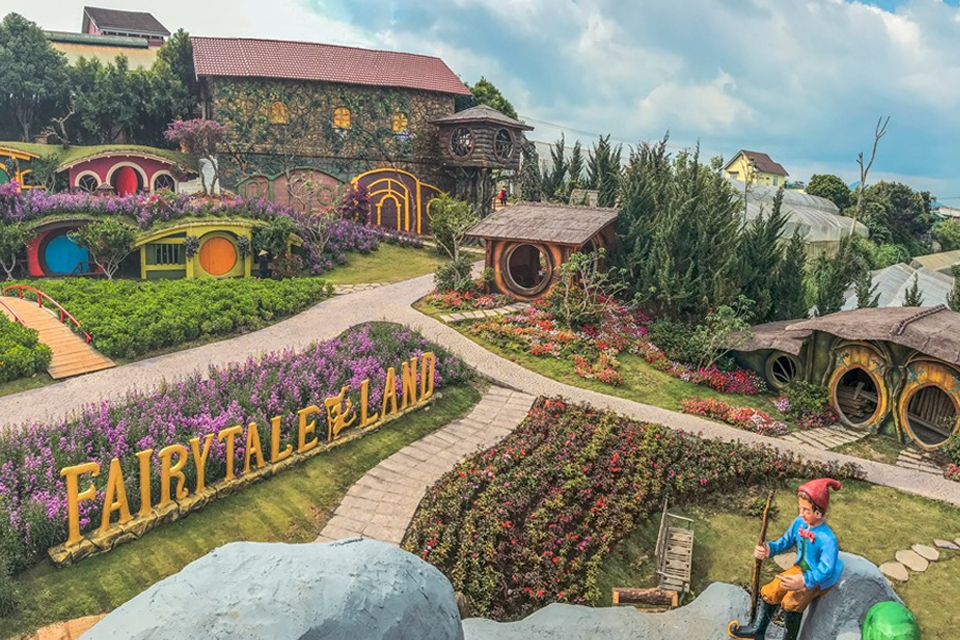 50+ Địa Điểm Du Lịch Đà Lạt Nổi Tiếng 135 Dalat Fairytale Land - Lạc lối giữa khu vườn cổ tích tựa Disneyland Việt Nam