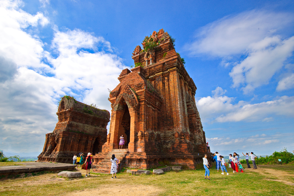 15 địa điểm du lịch Quy Nhơn không thể bỏ lỡ 41 Tháp Bánh Ít