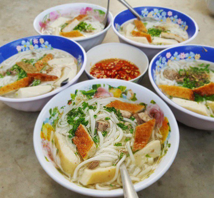 thuong thuc banh canh cha ca ninh thuan 1651751146 349 width700height648 1