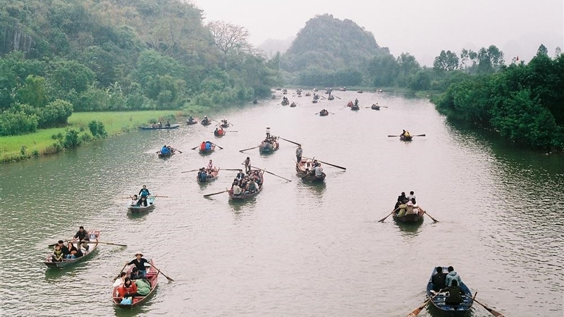 Kinh nghiệm đi Chùa Hương tự túc: Bí kíp tránh bị chặt chém từ A–Z Kinh nghiệm đi Chùa Hương tự túc: Bí kíp tránh bị chặt chém từ A–Z
