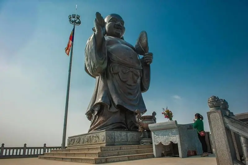 Review hành trình chiêm bái Chùa Bái Đính: Ngôi chùa của những kỷ lục và sự tĩnh lặng trong tâm hồn