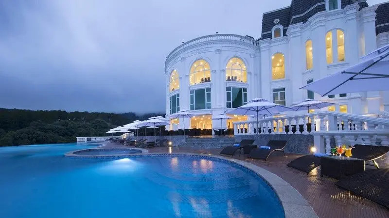 Top 10 Resort Đà Lạt View Hồ Tuyền Lâm Đẹp Như Tranh Vẽ 2026