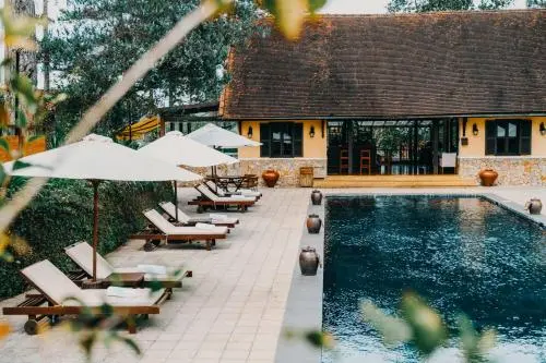 Top 10 Resort Đà Lạt View Hồ Tuyền Lâm Đẹp Như Tranh Vẽ 2026
