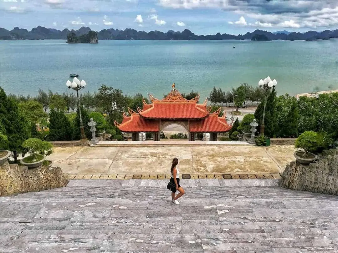 Huong Dan Di Le Chua Cai Bau Ngoi Chua Ven Bien Dep Nhat Quang Ninh