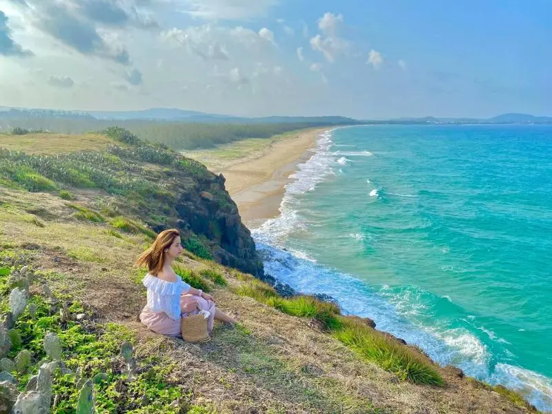 Du lịch biển tháng 3: Top bãi biển miền Trung đẹp nhất để đi trước mùa cao điểm Du lịch biển tháng 3: Top bãi biển miền Trung đẹp nhất để đi trước mùa cao điểm