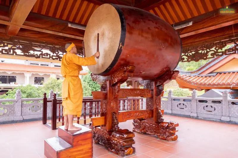 Hành hương Chùa Ba Vàng: Ngôi chùa linh thiêng và lung linh nhất Quảng Ninh Hành hương Chùa Ba Vàng: Ngôi chùa linh thiêng và lung linh nhất Quảng Ninh