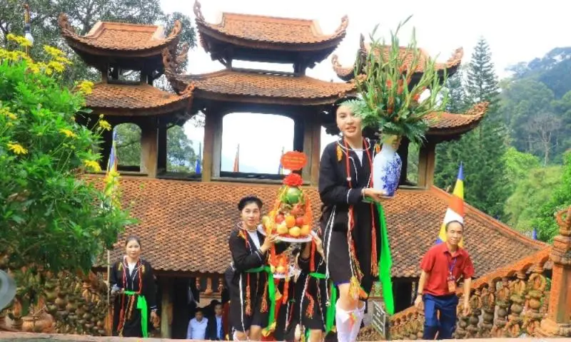Kinh nghiệm đi Tây Thiên: Cẩm nang hành hương và du lịch tâm linh chi tiết từ A–Z Kinh nghiệm đi Tây Thiên: Cẩm nang hành hương và du lịch tâm linh chi tiết từ A–Z