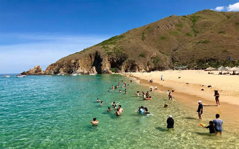 Du lịch biển tháng 3: Top bãi biển miền Trung đẹp nhất để đi trước mùa cao điểm Du lịch biển tháng 3: Top bãi biển miền Trung đẹp nhất để đi trước mùa cao điểm