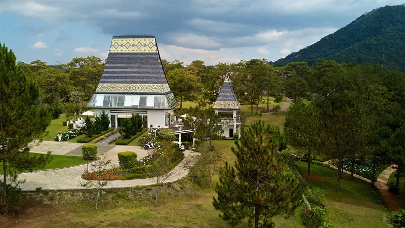 Top 10 Resort Đà Lạt View Hồ Tuyền Lâm Đẹp Như Tranh Vẽ 2026