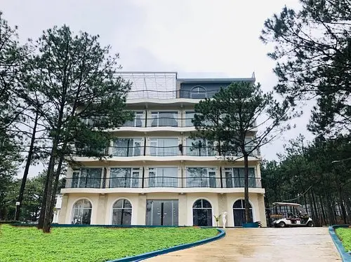 Top 10 Resort Đà Lạt View Hồ Tuyền Lâm Đẹp Như Tranh Vẽ 2026