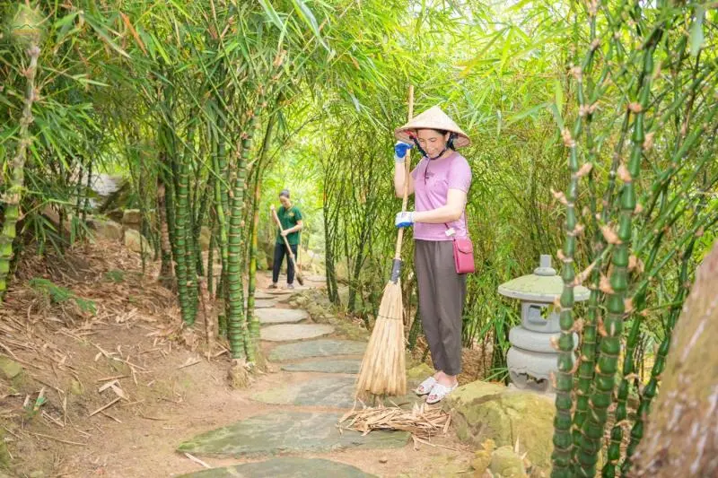 Hành hương Chùa Ba Vàng: Ngôi chùa linh thiêng và lung linh nhất Quảng Ninh Hành hương Chùa Ba Vàng: Ngôi chùa linh thiêng và lung linh nhất Quảng Ninh