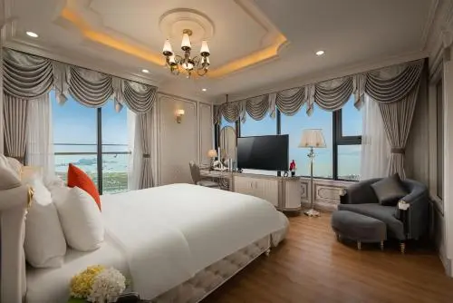 Review 15 Khách Sạn Hạ Long Gần Biển View Đẹp Đáng Ở 2026