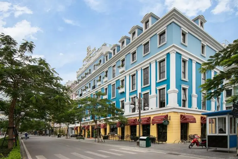 Review 15 Khách Sạn Hạ Long Gần Biển View Đẹp Đáng Ở 2026