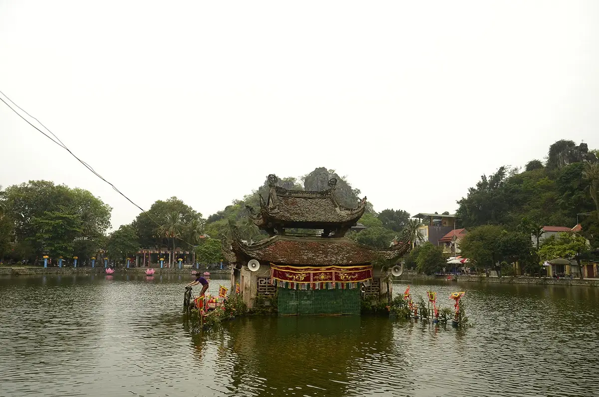 le hoi chua thay