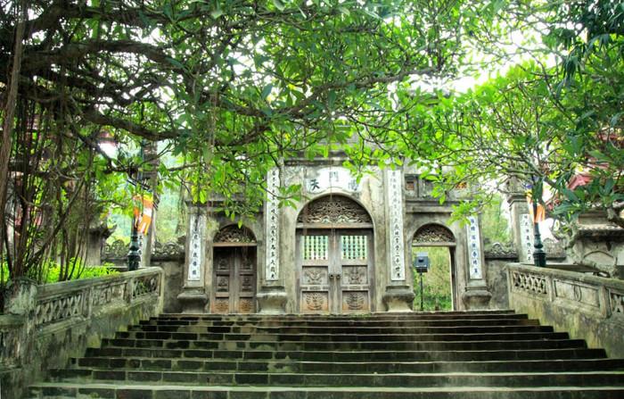 Tổng hợp kinh nghiệm đi du lịch chùa Hương từ A – Z 33 Tour Chùa Hương - Chùa Thiên Trù - Động Hương Tích 1 ngày Du Xuân 2025