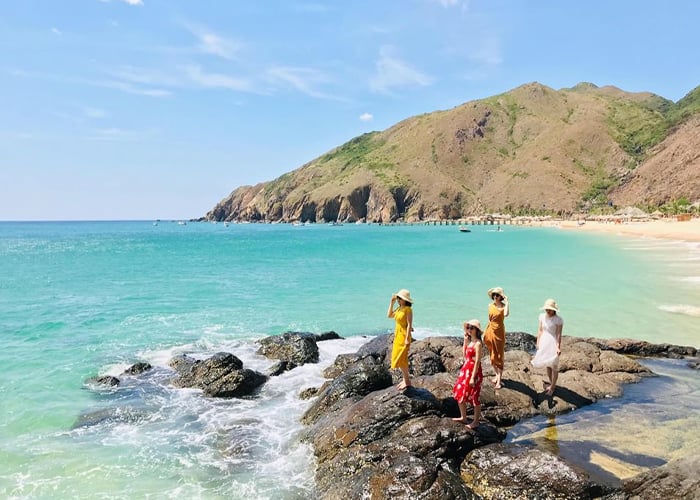 50 địa điểm du lịch Đà Nẵng HẤP DẪN NHẤT bạn tha hồ lựa chọn 128 Bai Cat Vang