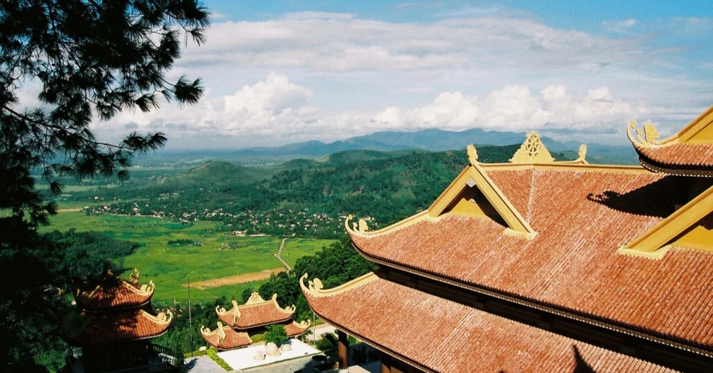 Den Ba Chua Thuong Ngan Tam Dao