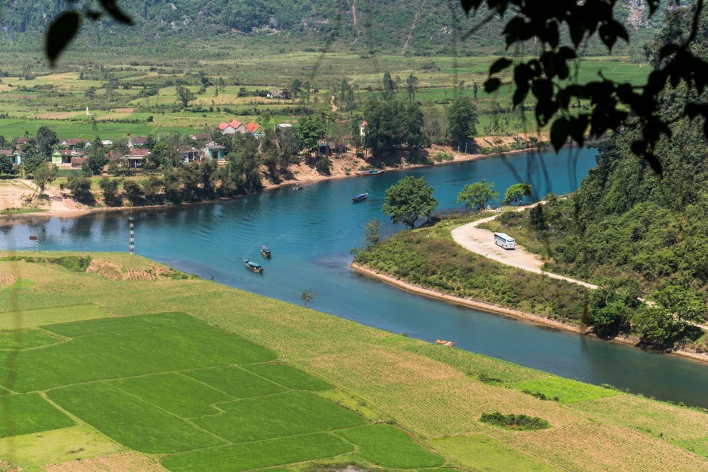 Kinh Nghiệm du Lịch Phong Nha - Kẻ Bàng Chi Tiết 40 Du Lich Phong Nha Ke Bang Mua Nao Hop Nhat