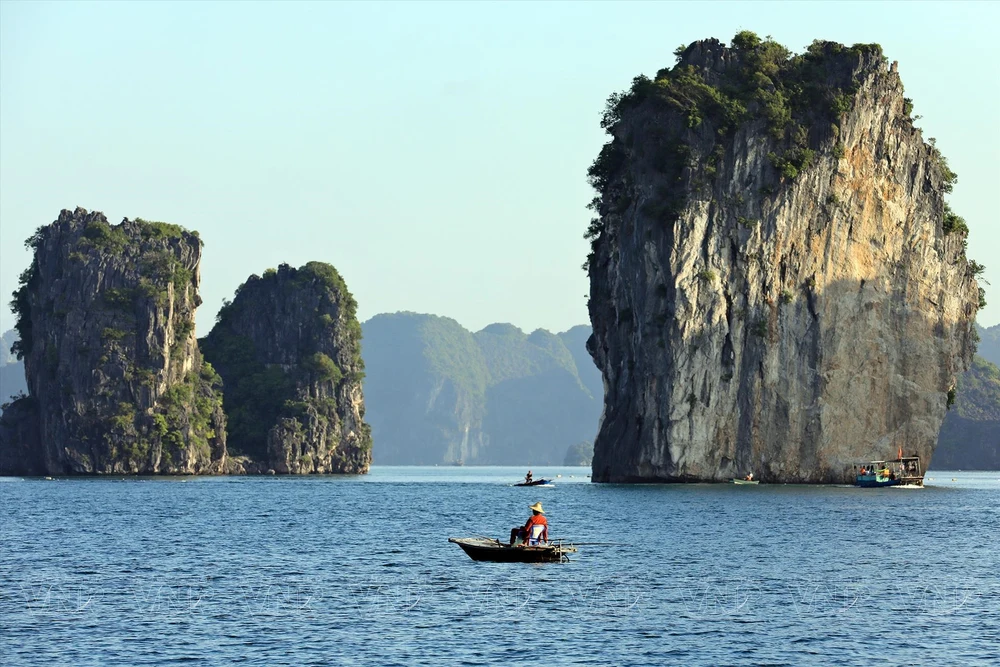 Kinh Nghiệm Du Lịch Hạ Long Tự Túc siêu tiết kiệm 33 Kham Pha Vinh Lan Ha