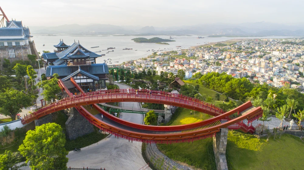 Kinh Nghiệm Du Lịch Hạ Long Tự Túc siêu tiết kiệm 34 Sun World Ha Long