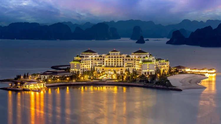 Kinh Nghiệm Du Lịch Hạ Long Tự Túc siêu tiết kiệm 35 Vinpearl Resort Spa Ha Long