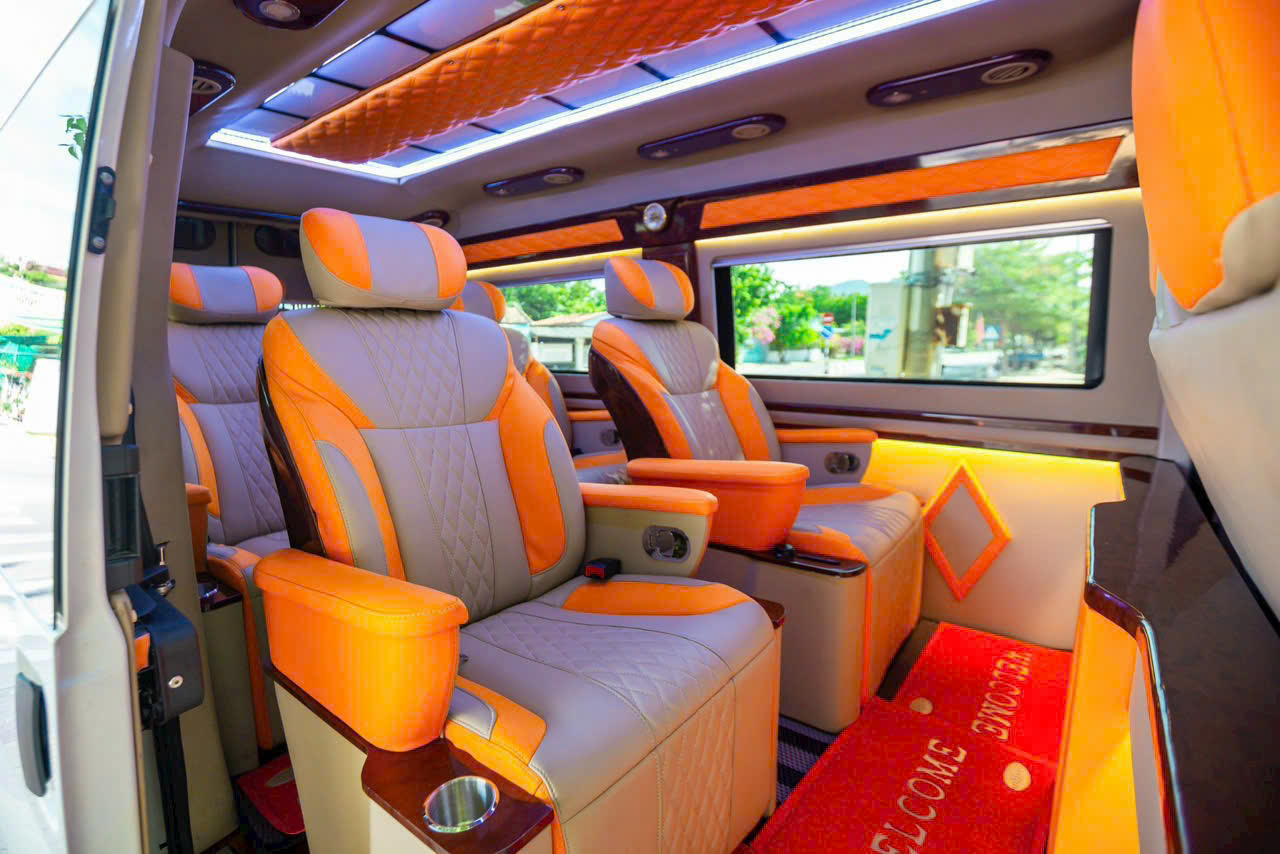 Xe Limousine di Vinh Hy 1