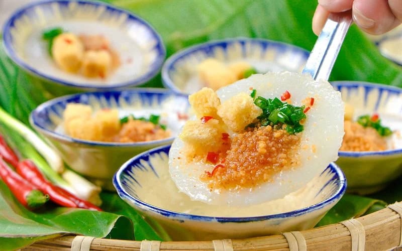TOP 20+ món đặc sản Hội An ngon nức tiếng 46 Bánh xèo - một trong những đặc sản Hội An
