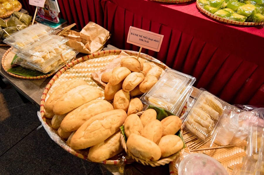 Du lịch Hạ Long: Khám phá địa danh và món ngon nổi tiếng 94 Bánh mì mỏ Quảng Ninh - 3 điều thú vị về đặc sản bình dị