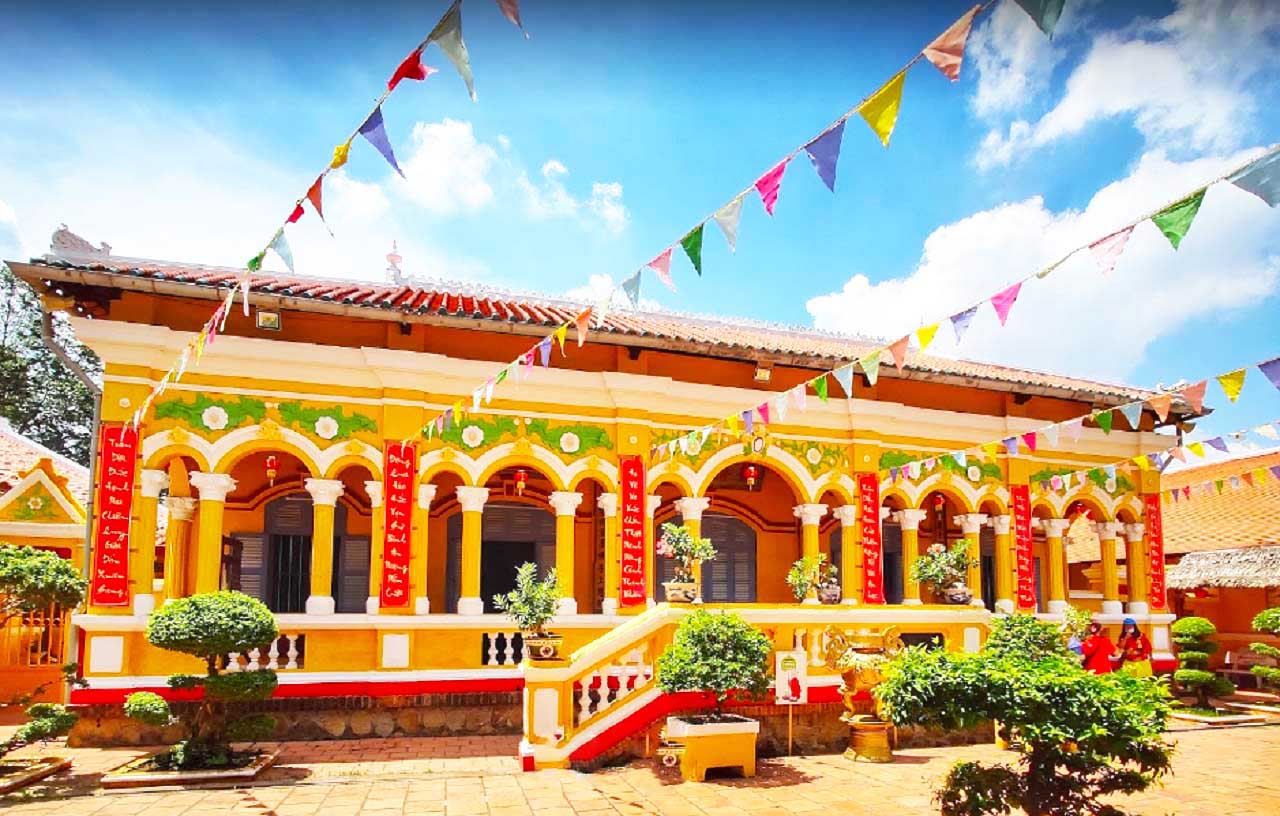 TOP 30+ địa điểm du lịch Cần Thơ HẤP DẪN nhất 2025 85 chua nam nha 1 1661241672