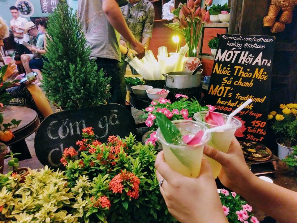 Trọn bộ kinh nghiệm du lịch Hội An: Thời gian, ăn ở, vui chơi 146 Mót Hội An (Quán vỉa hè 150 Trần Phú)